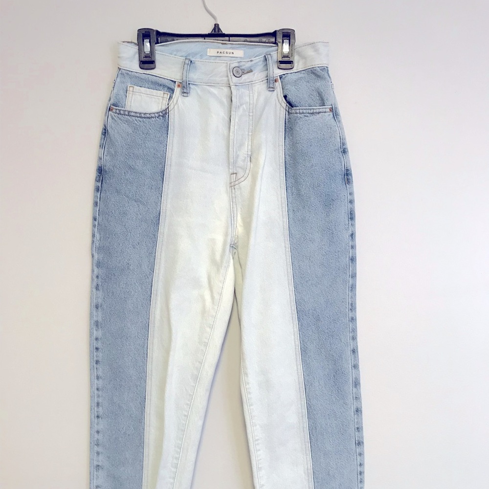 Pacsun Two Toned Light and Dark Denim Straight Leg Mom Jean (Women’s Size 26)